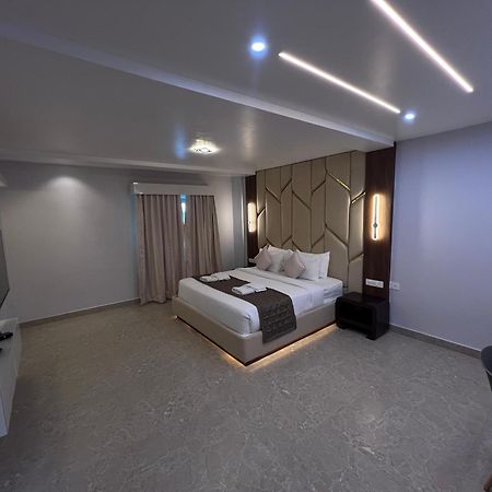 Silver Stone Park Resort, Kovilpatti Esterno foto