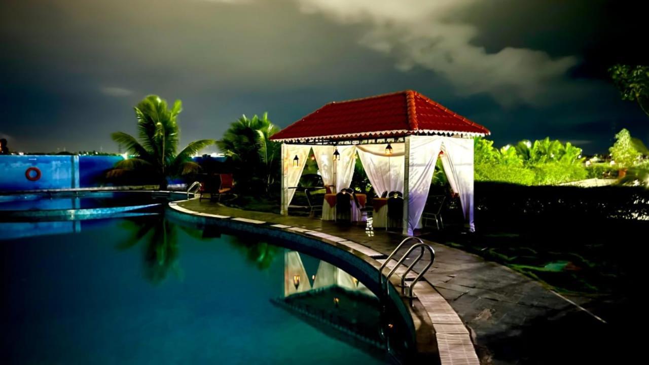 Silver Stone Park Resort, Kovilpatti Esterno foto