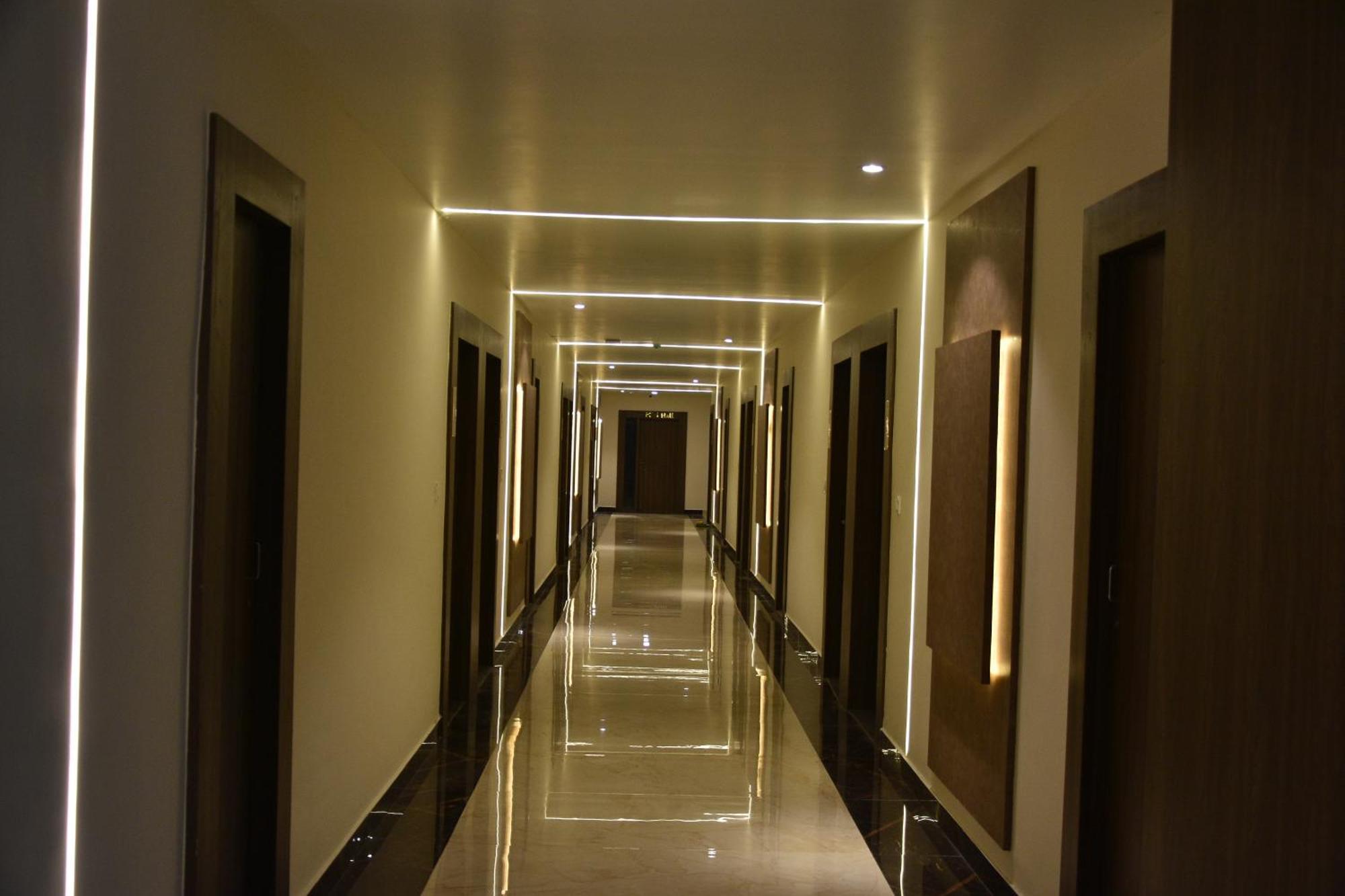Silver Stone Park Resort, Kovilpatti Esterno foto