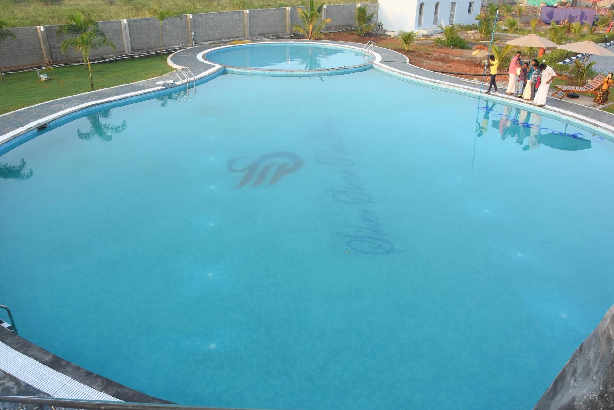 Silver Stone Park Resort, Kovilpatti Esterno foto
