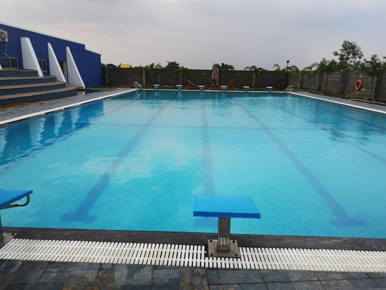 Silver Stone Park Resort, Kovilpatti Esterno foto