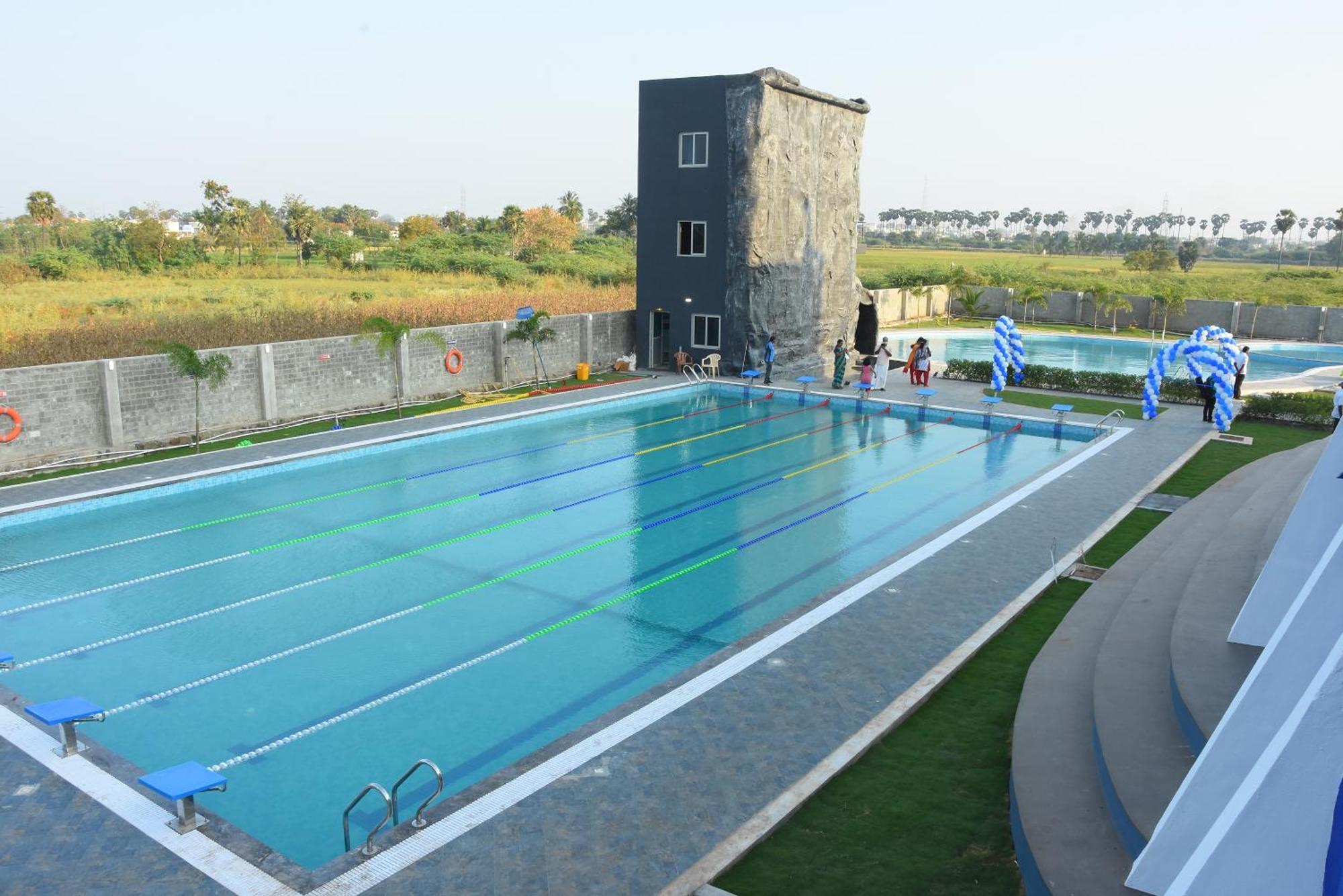 Silver Stone Park Resort, Kovilpatti Esterno foto